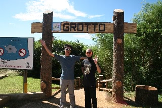 「グロットの階段前にて」のサムネイル画像